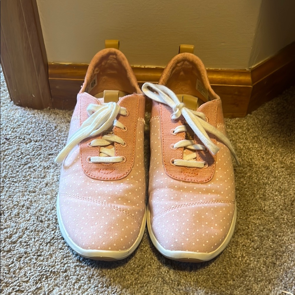 TOMS Women’s Pink Polka Dot Sneakers